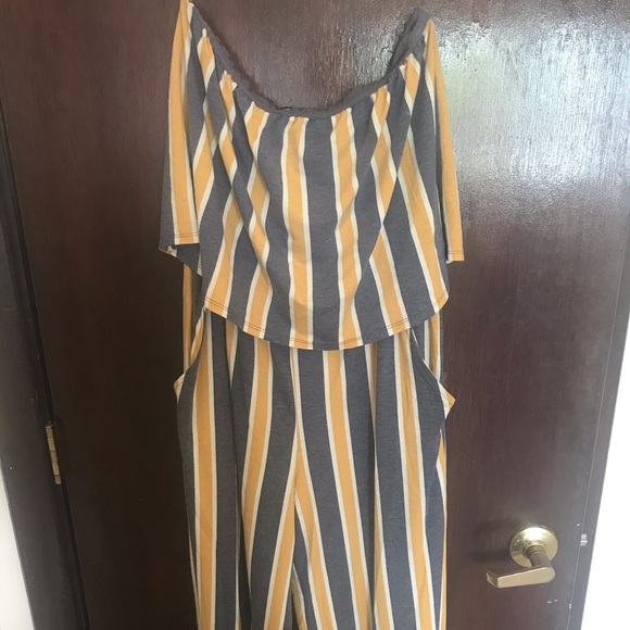 Jumpsuit with pockets - Picture 1 of 2